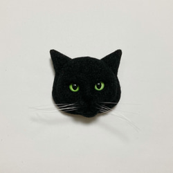 羊毛フェルト 猫ブローチ 黒猫 1枚目の画像