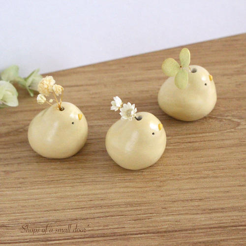 陶の一輪挿し*ひよこ 一輪挿し・花瓶・花器 small door* 通販 17217371