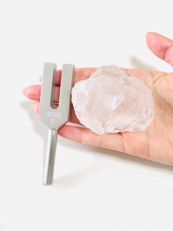 クリスタルチューナー(音叉)＆カチ割り水晶のセット 天然石 虹色の星