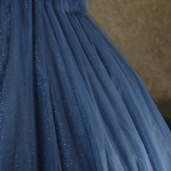 送料無料！カラードレス ブルー オフショルダー 編み上げ キラキラグリッターチュール 披露宴/結婚式 3枚目の画像