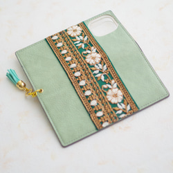 インド刺繍リボン✴︎Purple or Green 多機種対応✳︎iPhone15 Xperia✳︎手帳型スマホケース 10枚目の画像