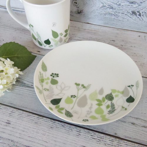 リーフ柄のマグカップ＆プレート ポーセラーツ 白磁 食器 セット