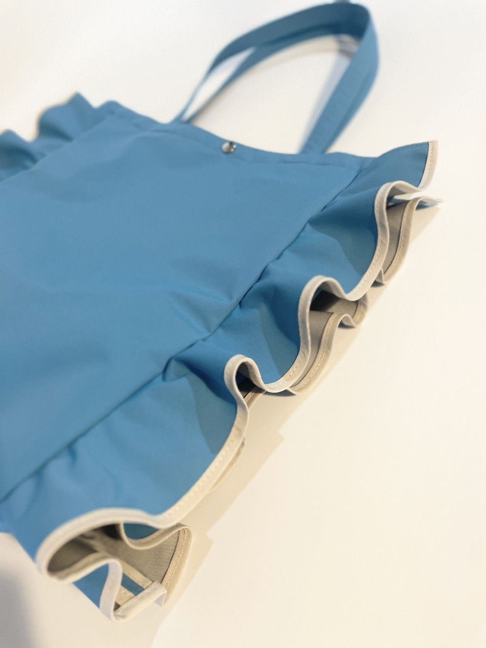 【マチ付フリルトートバッグ（ナイロン）】/6B0124