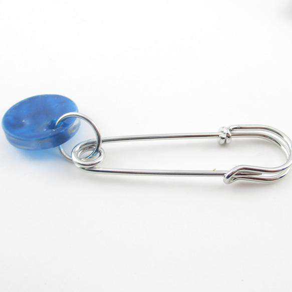 ジェミニなあなたがクォーツに二度映るよう、ふたご座のように身を寄せています♪<身近なピンブローチ>SB1011 4枚目の画像