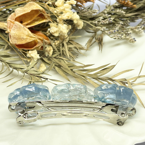 一点もの 水色お花バレッタ レジンヘアアクセサリー バレッタ Rana ハンドメイドアクセサリー 通販｜Creema(クリーマ) 17218357