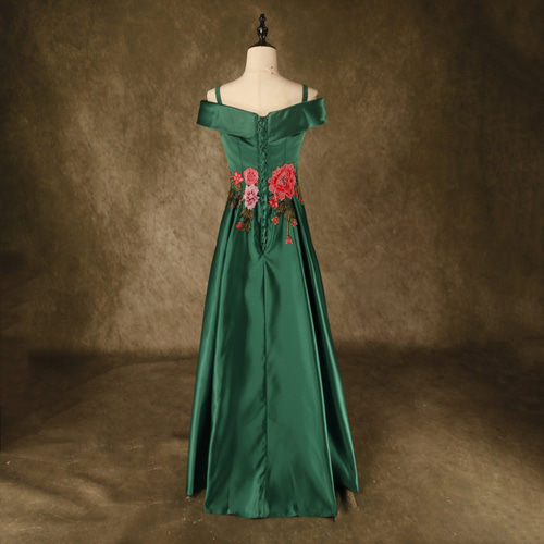 送料無料！パーティードレス 深めな緑 花柄のモチーフ刺繍が美しく  