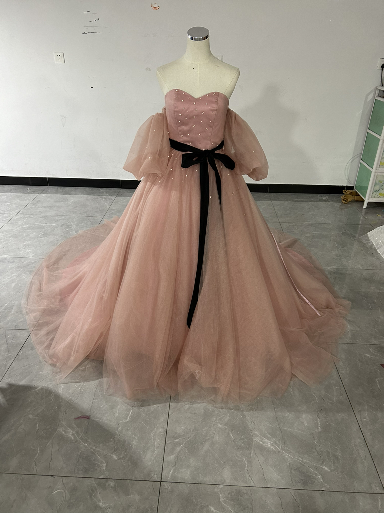 可愛い パーティードレス ピンク 取り外し袖 ベアトップ サッシュベルト パール 憧れのドレス 花嫁