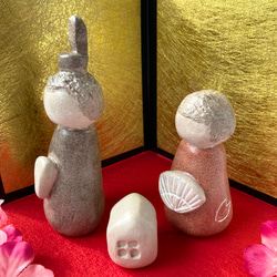 小さなひな祭り飾りセット　雛人形　陶器のインテリア　ひなまつり　おうち付き　 2枚目の画像
