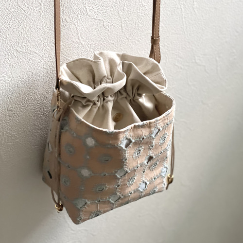 ⚮̈ミナペルホネン anemone beige ネリオバッグ あおり巾着バッグ 