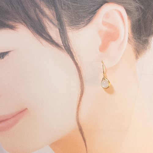 ムーンストーン ピアス ＊embrace＊ ステンレス フックピアス ワイヤー