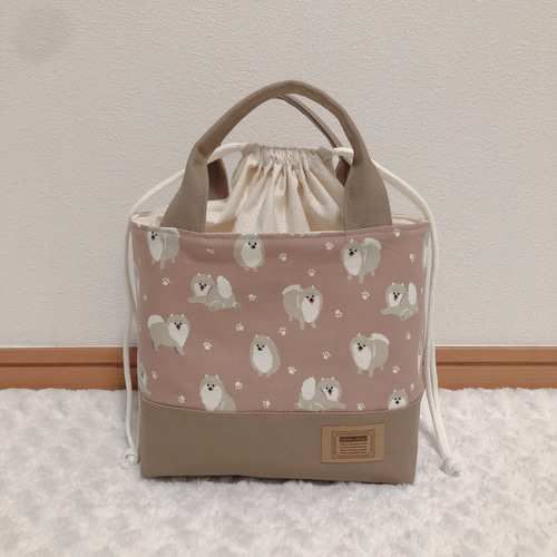 1749．大人可愛い ポメラニアン柄 ランチバッグ巾着タイプ