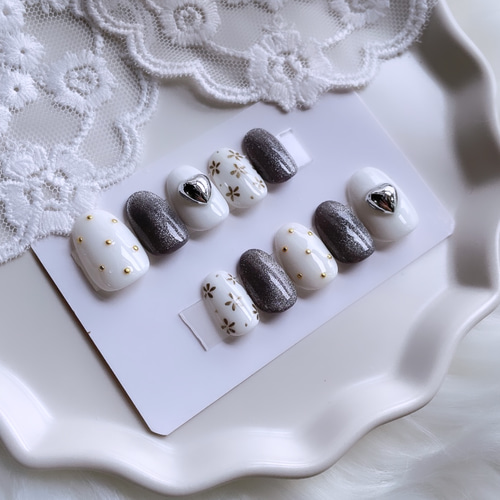 現品】 60 ネイルチップ ホワイト シルバー マグネット ミラー ハート