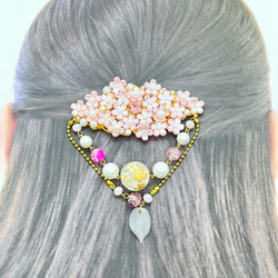 桜の季節＊花びら舞うポニーフック・ヘアクリップ【レビューで送料無料】 4枚目の画像