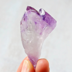 アメジスト ポイント 原石 単結晶 希少 紫水晶 鉱物 天然石 水晶 5枚目の画像