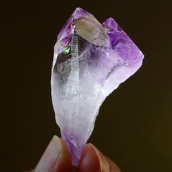アメジスト ポイント 原石 単結晶 希少 紫水晶 鉱物 天然石 水晶 16枚目の画像