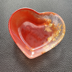 ハートのトレイ　アクセサリートレイ　小物入れ　インテリア　雑貨　赤　クリア　金箔　ホワイト 2枚目の画像