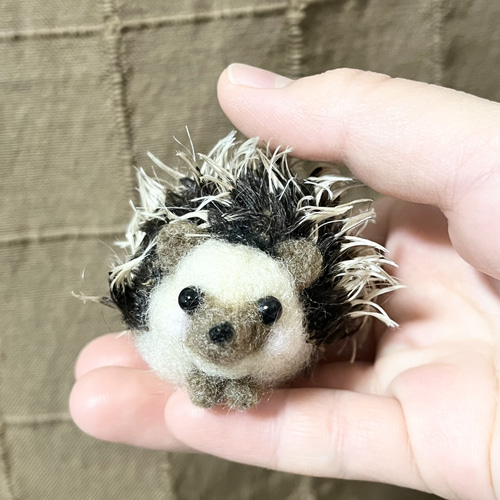 Newハンドメイド羊毛フェルト人形 風船ハリネズミくん