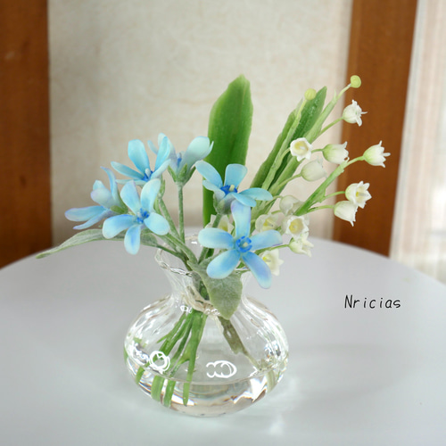 ちょこんとさん。ブルースター 鈴蘭 ✿クレイフラワーNO.MWH2B-S1D  