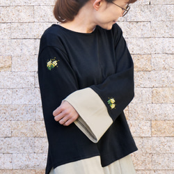 吸睛的手工刺繡含羞草洋裝 * 喇叭袖 * 寬鬆版型 * 手工裁剪縫製 * 黑色 第1張的照片