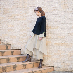 吸睛的手工刺繡含羞草洋裝 * 喇叭袖 * 寬鬆版型 * 手工裁剪縫製 * 黑色 第2張的照片