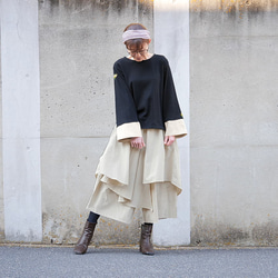 吸睛的手工刺繡含羞草洋裝 * 喇叭袖 * 寬鬆版型 * 手工裁剪縫製 * 黑色 第7張的照片