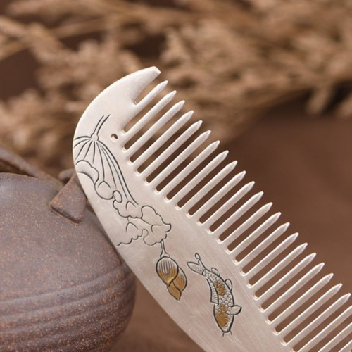 蓮と鯉の純銀櫛 - 日本の美意識と伝統を象徴した髪飾りK101 その他