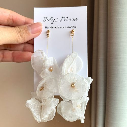 3連シフォンフラワー ピアス/イヤリング （ホワイト&ゴールド