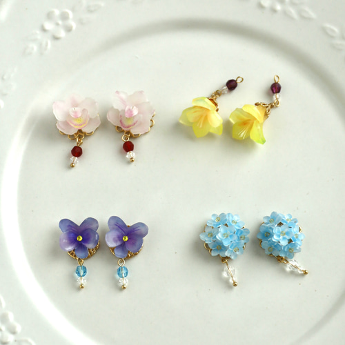 2月誕生花 フリージア ピアス/イヤリング ピアス（フック・チェーン