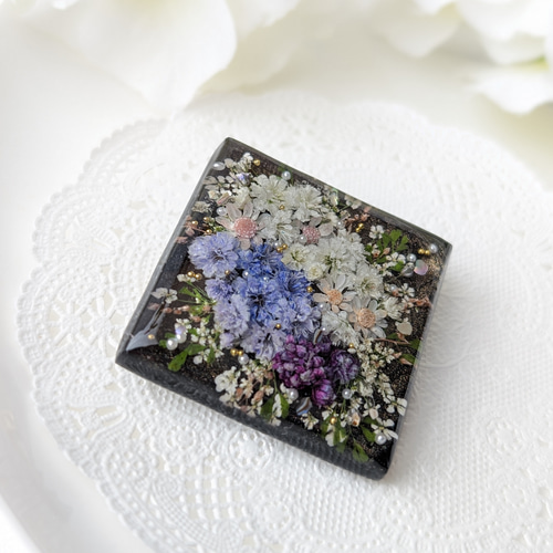 ブローチ】レジンお花のブローチ ブラック ブローチ レジンブローチ