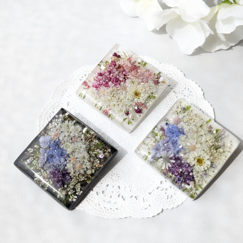 ブローチ】レジンお花のブローチ ブラック ブローチ レジンブローチ