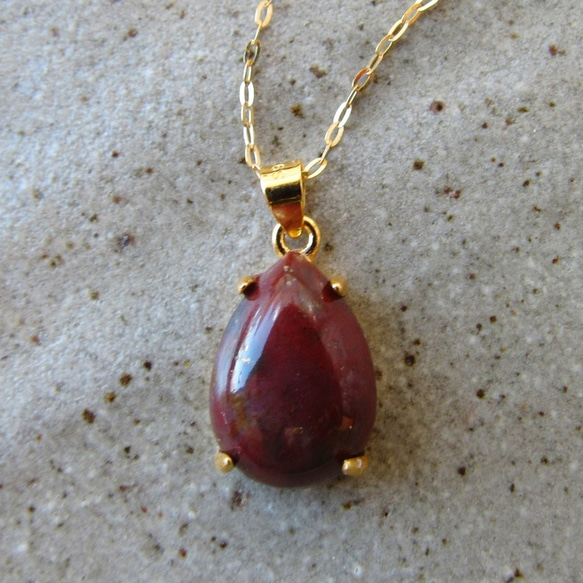 新品18k使用天然赤瑪瑙(レッドアゲート)のクローバーペンダントトップAB850 新品18k使用天然赤瑪瑙(レッドアゲート)のクローバーペンダント