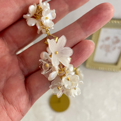 お花　タッセル　ブライダル　真鍮　ピアス　イヤリング　earrings 3枚目の画像