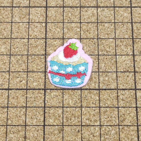 【送料無料】ワッペンS　カップケーキ 2枚目の画像