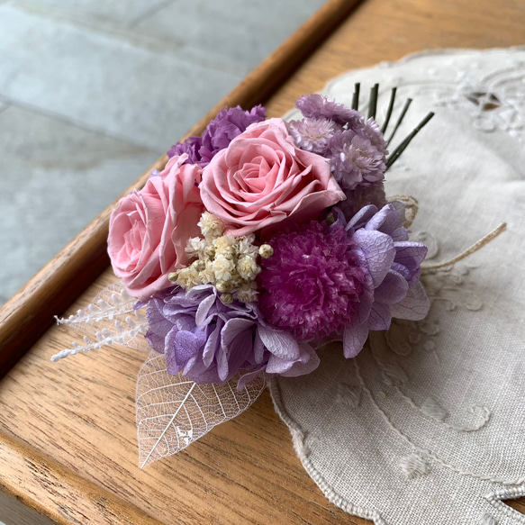 バラと5種類の小花のコサージュ *ピンクパープル 1枚目の画像