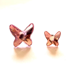 【スワロフスキー　二羽の蝶（ピンク系2色）　幸運の　小さめピンブローチ】12㎜ と8mm 2枚目の画像