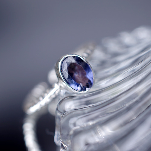 美品タンザナイトSV925リング 指輪天然石ジュエリー ビズー公式】タンザナイト SV925/K18リング・ベルタント| 誕生石や希少