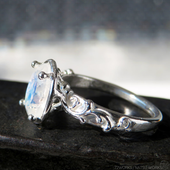 ホワイト ラブラドライト リング / White Labradorite Ring 2枚目の画像