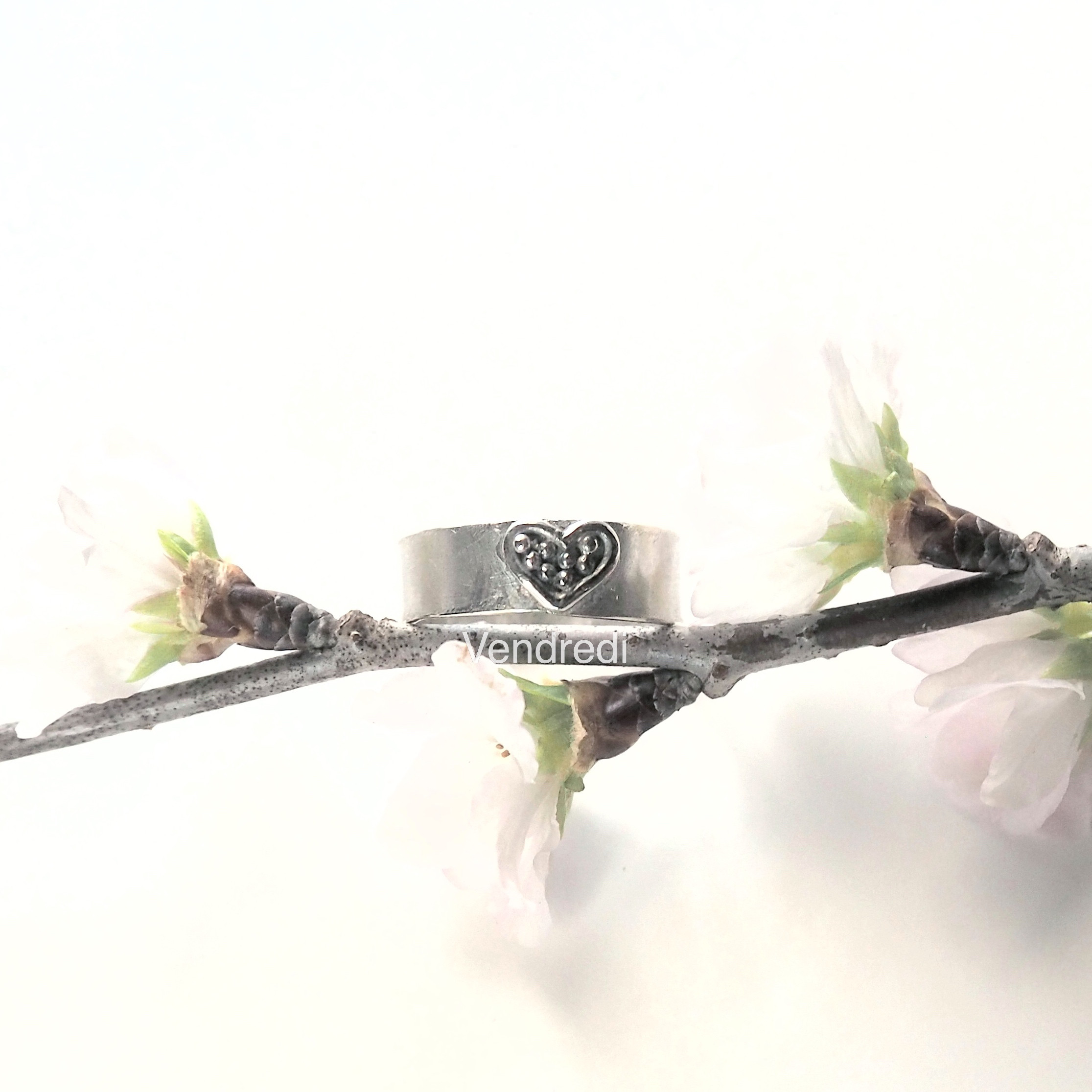 ちょっと幅広リング（ハート）