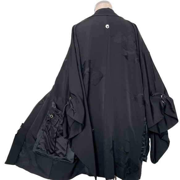 ファスナー羽織 ポケット付き アイレットタック 着物リメイク 和装 和モード 着物コート 男女兼用 黒  H51202 10枚目の画像