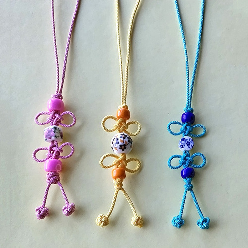 陶器ビーズ＆ひも結び 和風ストラップ（長） 携帯ストラップ むらさき