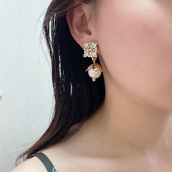 スクエアビジュー flowerパール　イヤリング［earring］✰パール 花嫁 ブライダル お呼ばれ 5枚目の画像