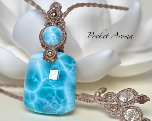 麗心』高品質ラリマーのマクラメペンダント ネックレス・ペンダント