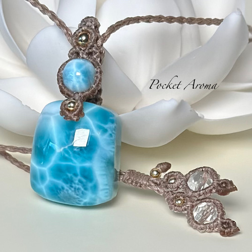 麗心』高品質ラリマーのマクラメペンダント ネックレス・ペンダント