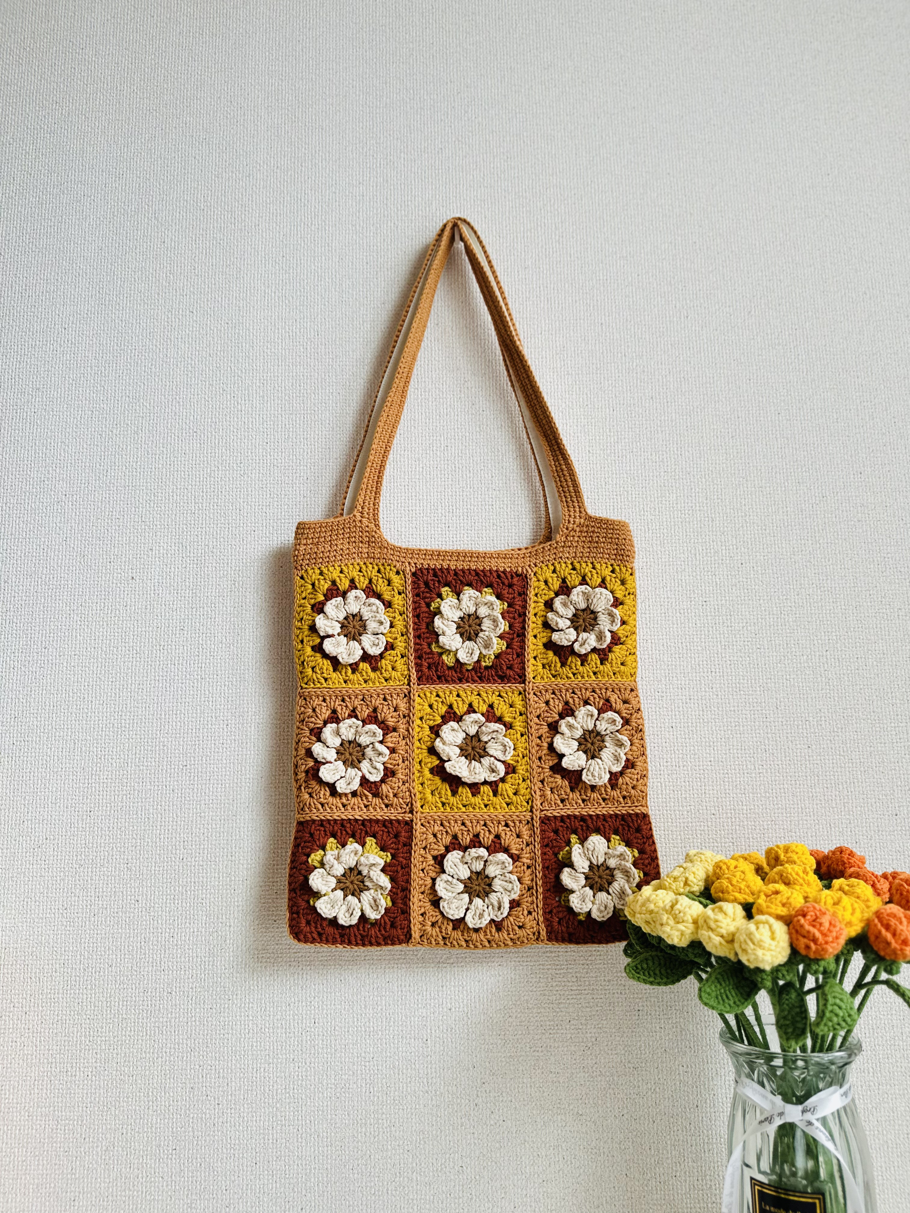 もも】ハンドメイド グラニースクエアのモチーフバッグ 7点 かぎ針編み