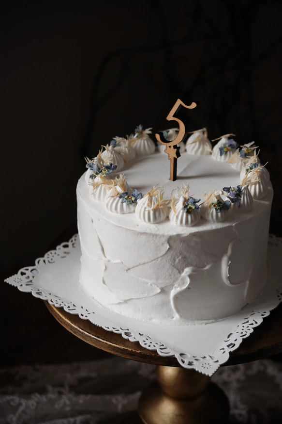 《小麦・卵・乳製品・ナッツ類》不使用ケーキ　antique flower 1才 ハーフバースデー 誕生日ケーキ ケーキ 1枚目の画像