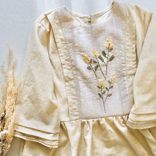 刺繍 ミモザと一緒ワンピース ノーカラー ワンピース slowtime