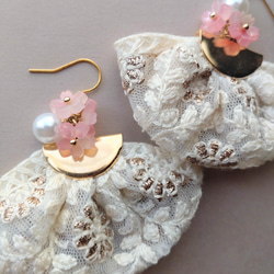 桜　インド刺繍リボンの耳飾り 3枚目の画像
