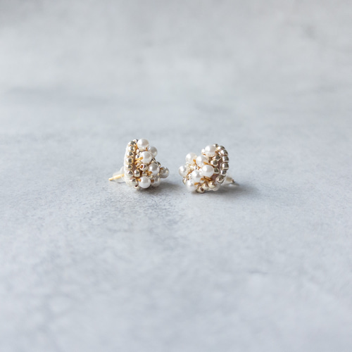 ホワイトゴールドミニハートのパールピアス/イヤリング┋ 金属