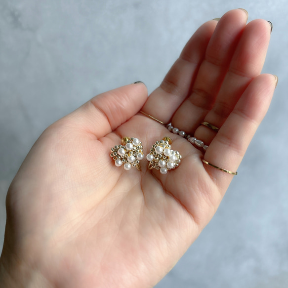 【white gold】ホワイトゴールドミニハートのパールピアス/イヤリング┋ビーズ刺繍 8枚目の画像