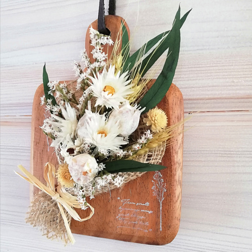 ドライフラワーブーケのナチュラルな壁かざり(シャイニーホワイト